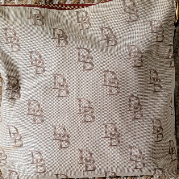 Dooney purse - Picture 4 of 6